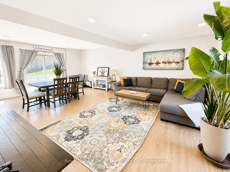 340A Nelson St — Photo 4