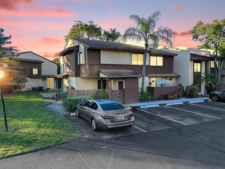 1233 Hampton Blvd — Photo 38