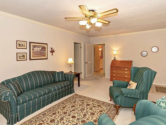 3rd image of 6934 Hansen Blvd