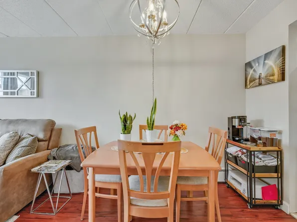 9977 Shore Road image 7 of 27