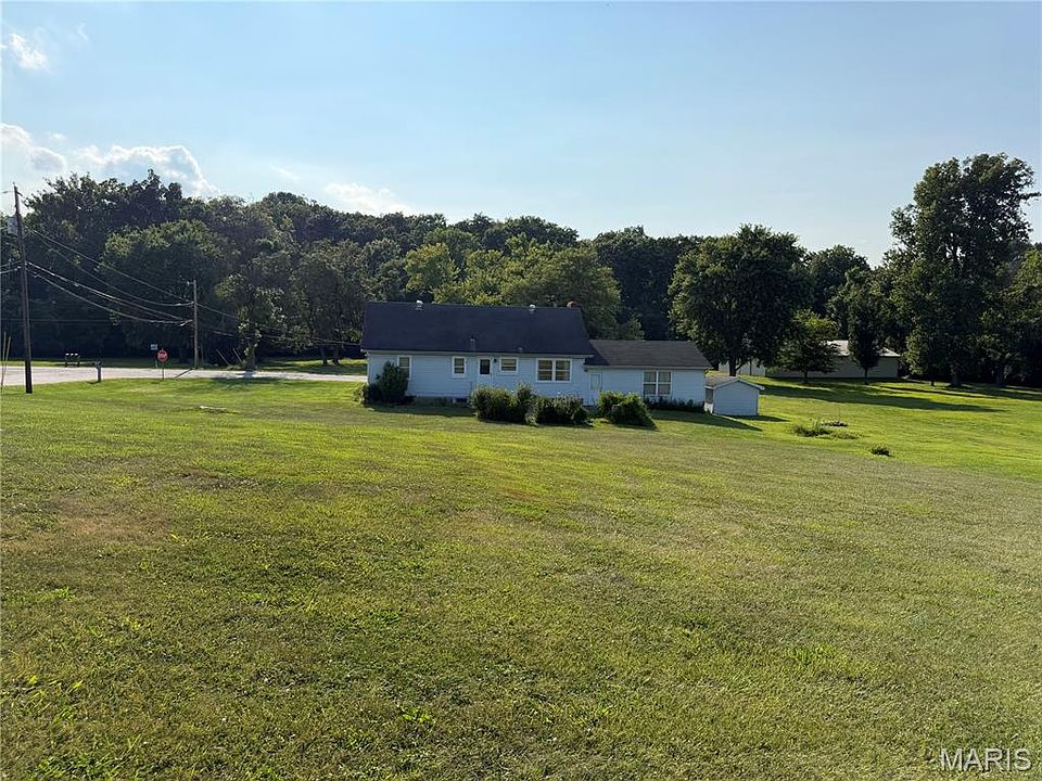 16th image of 1246 Spring Dr