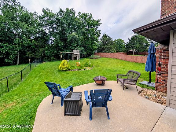 3rd image of 906 Bannister Dr