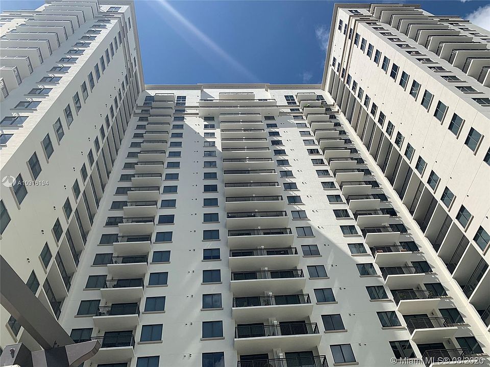1st image of 999 SW 1st Ave APT 1703