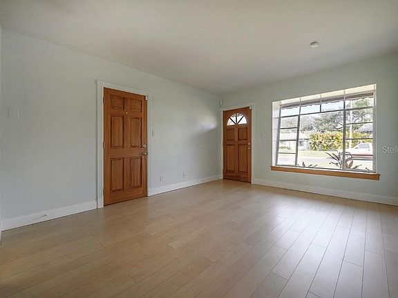 5th image of 718 W Kentucky Ave