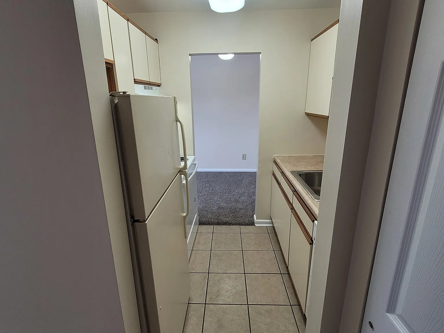 2 bed, 735 sqft, $900 — Photo 4