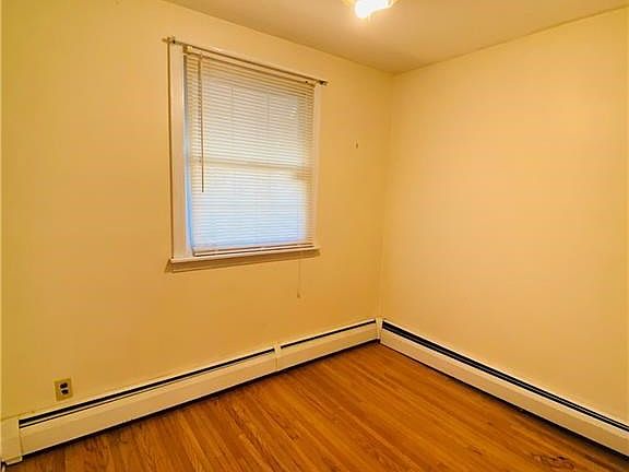 3rd image of 49 Gunnell Ave