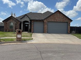 2221 Sugar Sands Rd, Yukon, OK 73099