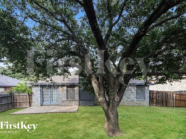 1446 Cross Courts Dr — Photo 18