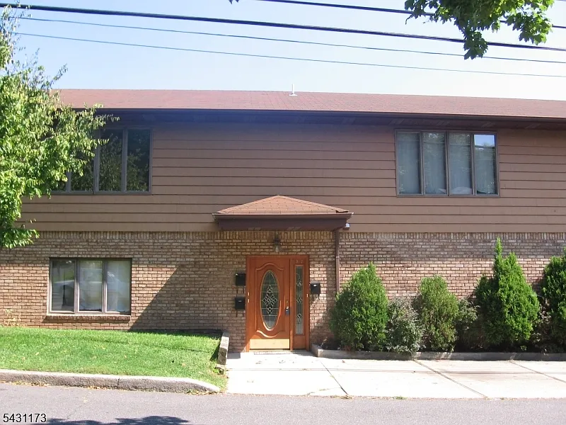 Building Photo - 4 Hamilton Ave #1