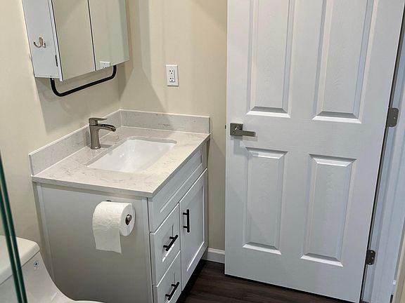 5th image of 2868 Jennifer Dr