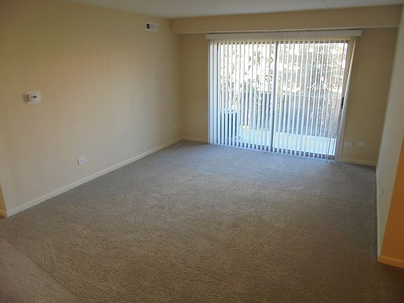 5th image of 5231 James Ln APT 1308