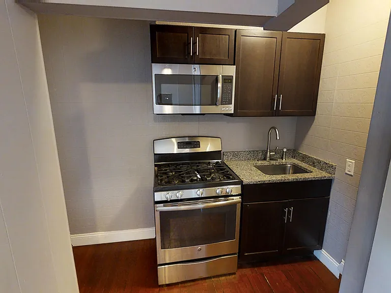 113 Comstock Ave — Photo 15