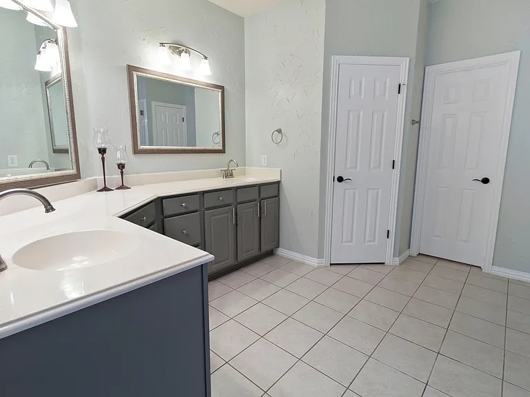 3705 Glenshannon Ln — Photo 12