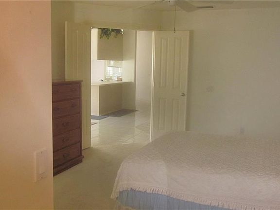 MASTER BEDROOM SUITE