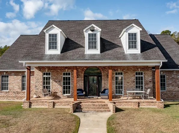 134 Henley Ln, Dubach, LA 71235