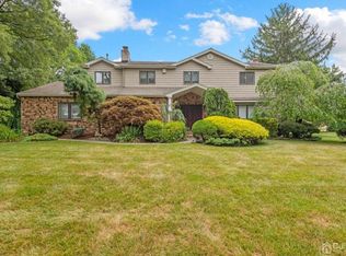 4 Williamsburg Ct, East Brunswick, NJ 08816