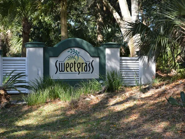 175 Davis Love Dr, Saint Helena Island, SC 29920