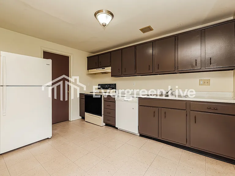 7560 Mount Whitney St — Photo 8