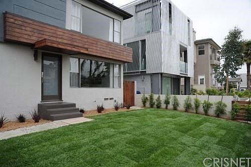 2nd image of 1928 Barry Ave