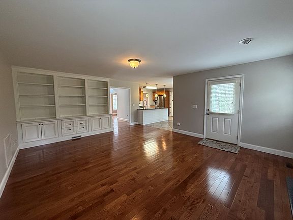 3rd image of 114 Bowman Ln