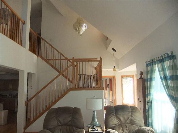 4th image of 745 1100th Ave