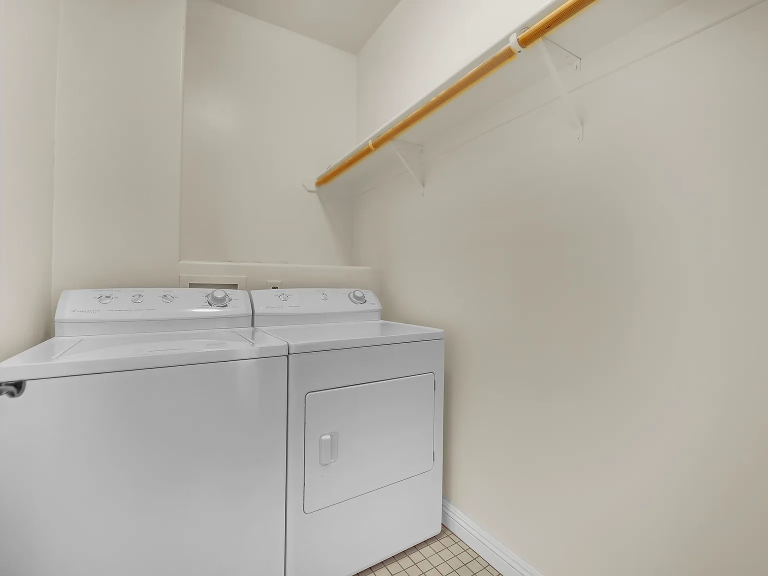 8 bed, 14336 sqft, $12,500 — Photo 4