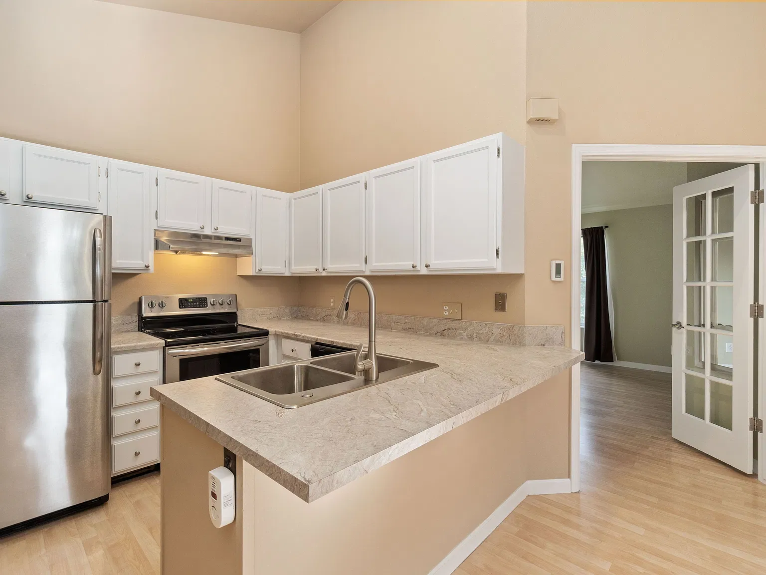 2 bed, 1.5 bath, 848 sqft, $1,650 — Photo 4