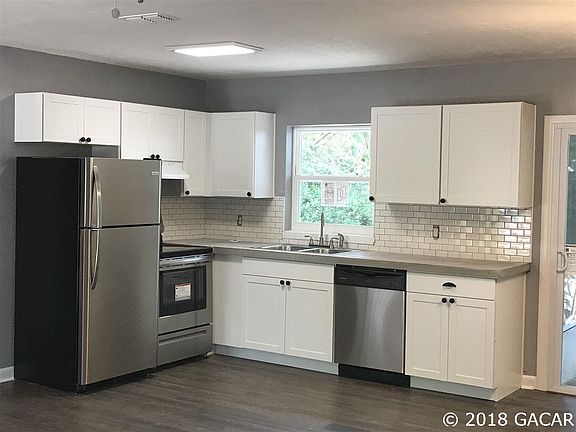 4th image of 2800 NE 17th Ter