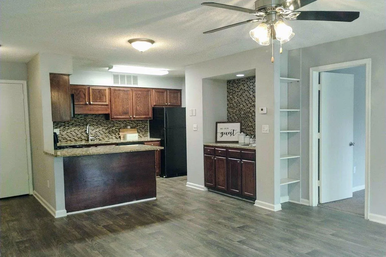 Riverwind Apartment Homes — Photo 3