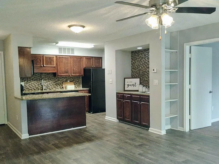 Riverwind Apartment Homes — Photo 3
