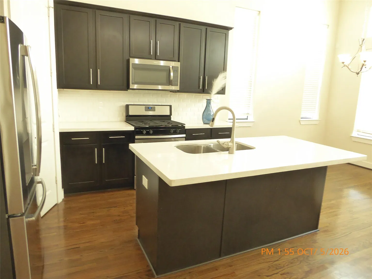 3 bed, 2.0 bath, 1460 sqft, $2,100 — Photo 3
