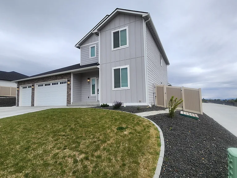 209 Rainier Dr — Photo 4