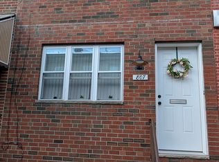 807 McClellan St, Philadelphia, PA 19148