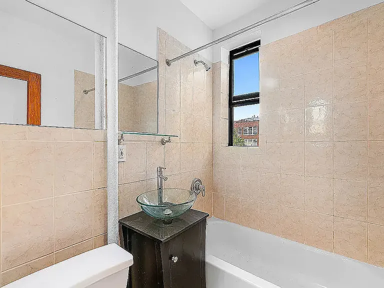 619 E 5th St #30W — Photo 6