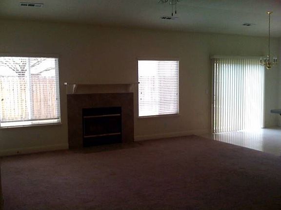 Family Room W/ Fireplace