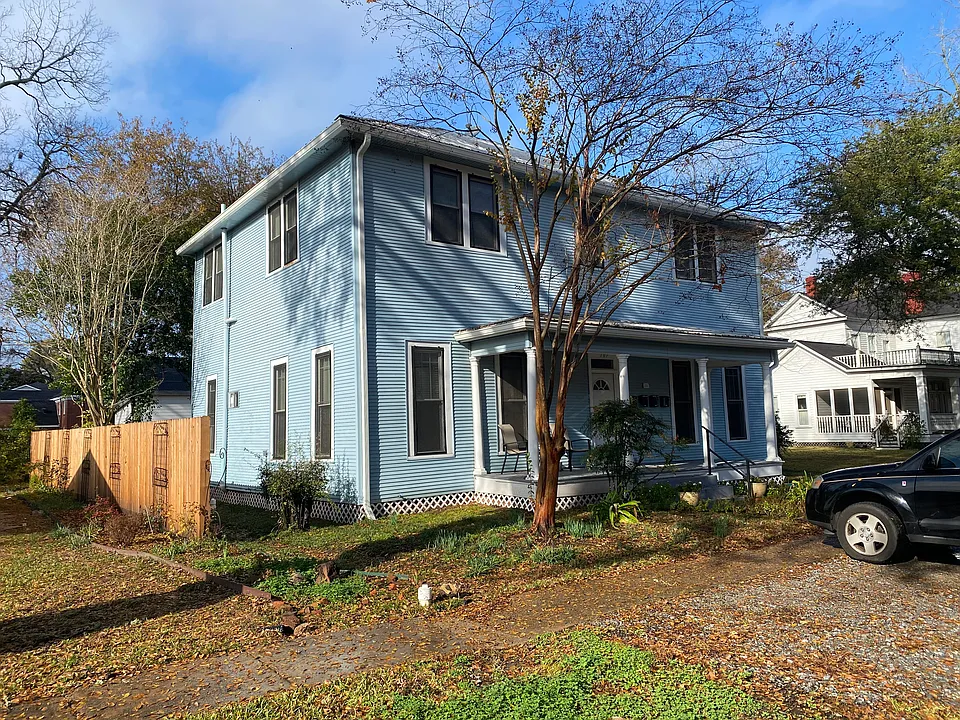 107 W Clarksville St #4