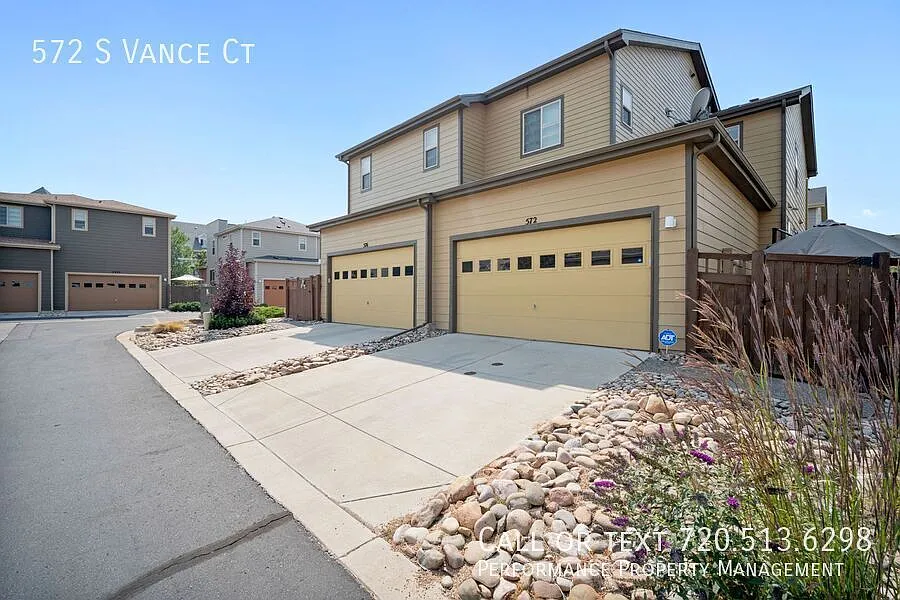 572 S Vance Ct