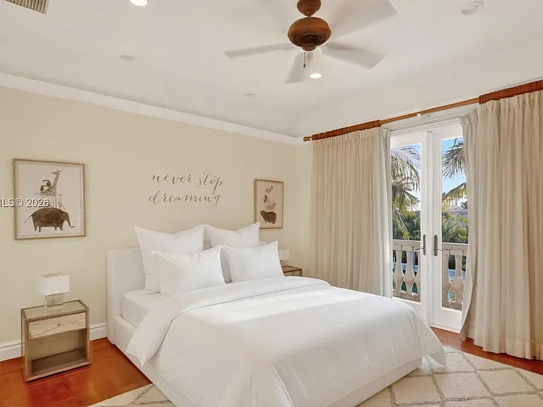 260 Cape Florida Dr — Photo 8
