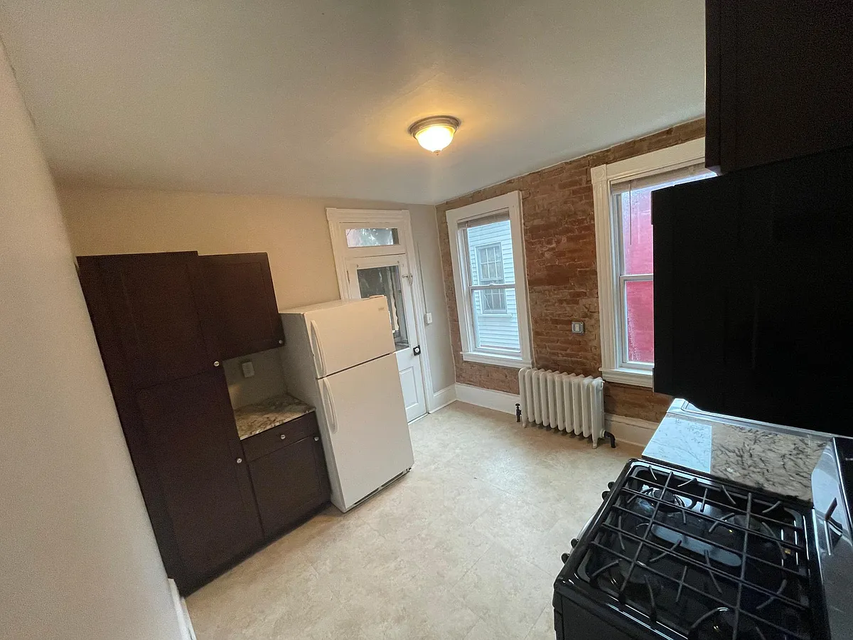 Building Photo - 36 N Broad St #2