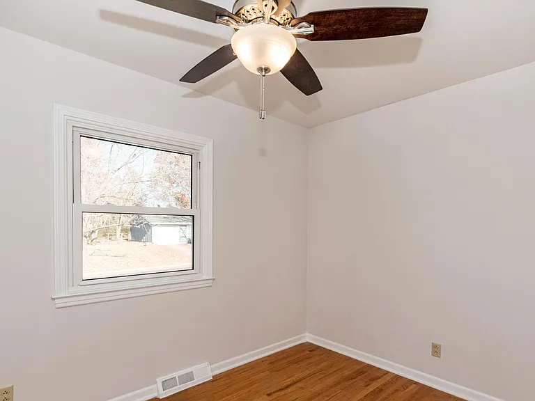 100 E El Cortez Dr — Photo 8