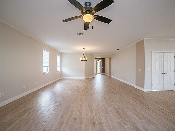 3rd image of 504 Cascading Creek Ln
