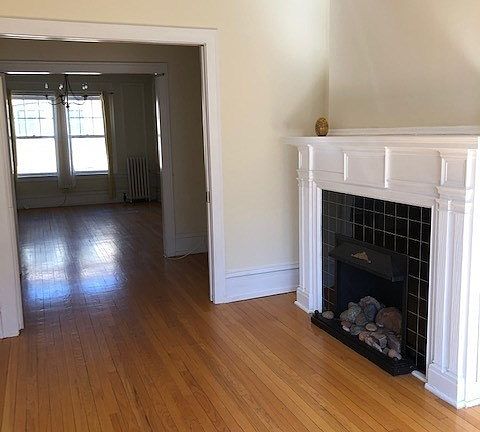 2nd image of 218 N Oak Park Ave APT 3Y