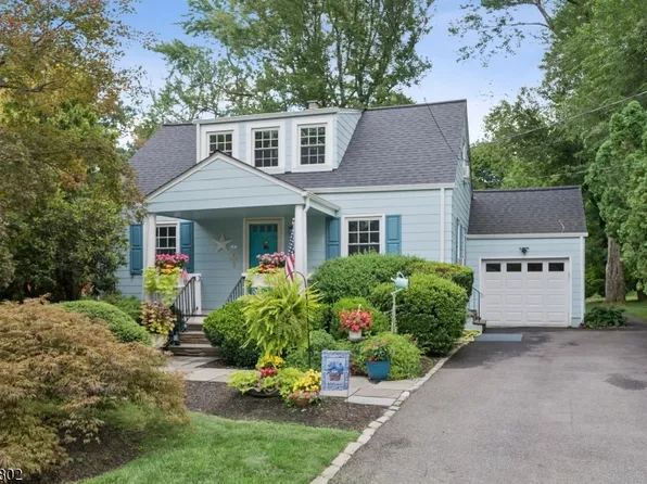 37 Kings Rd, Chatham Boro, NJ 07928