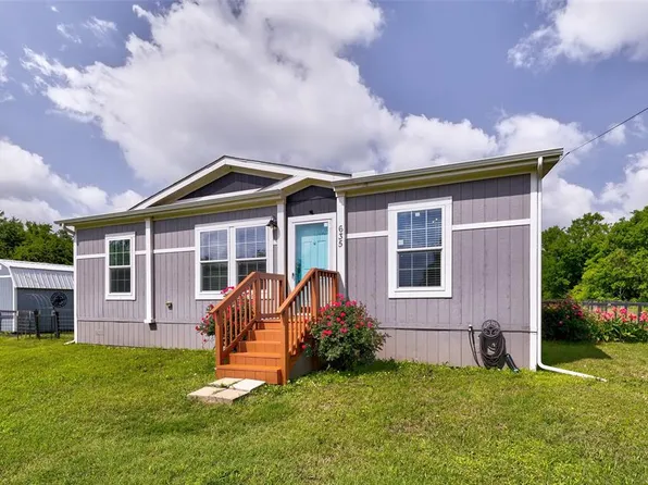 635 Well St, Lexington, TX 78947