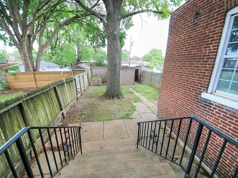 4637 Virginia Ave — Photo 18