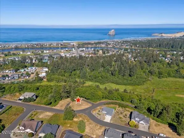 11 Reddekopp Rd, Pacific City, OR 97135