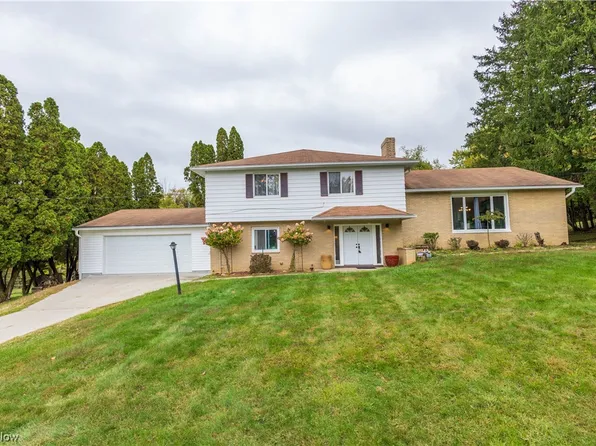17379 S Meadowpark Dr, Walton Hills, OH 44146