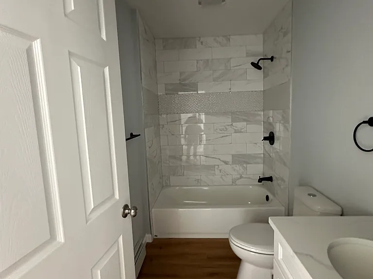 78-80 82 84 Burnside Ave #B — Photo 10