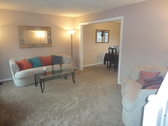 3rd image of 4566 Glencary Ct