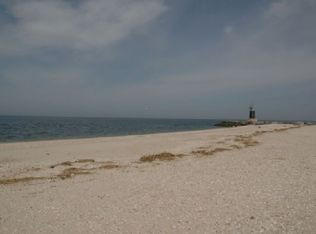 455 Sound Beach Dr, Mattituck, NY 11952